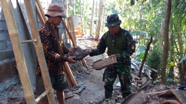Kekompakan Warga Desa Bonomerto Dalam Membantu Program TMMD